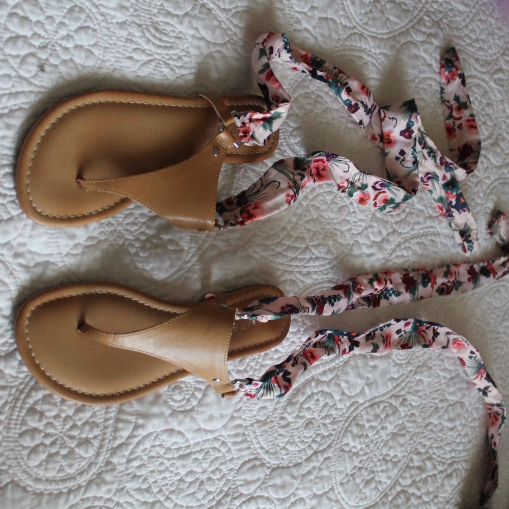 Ankle strap flat sandals